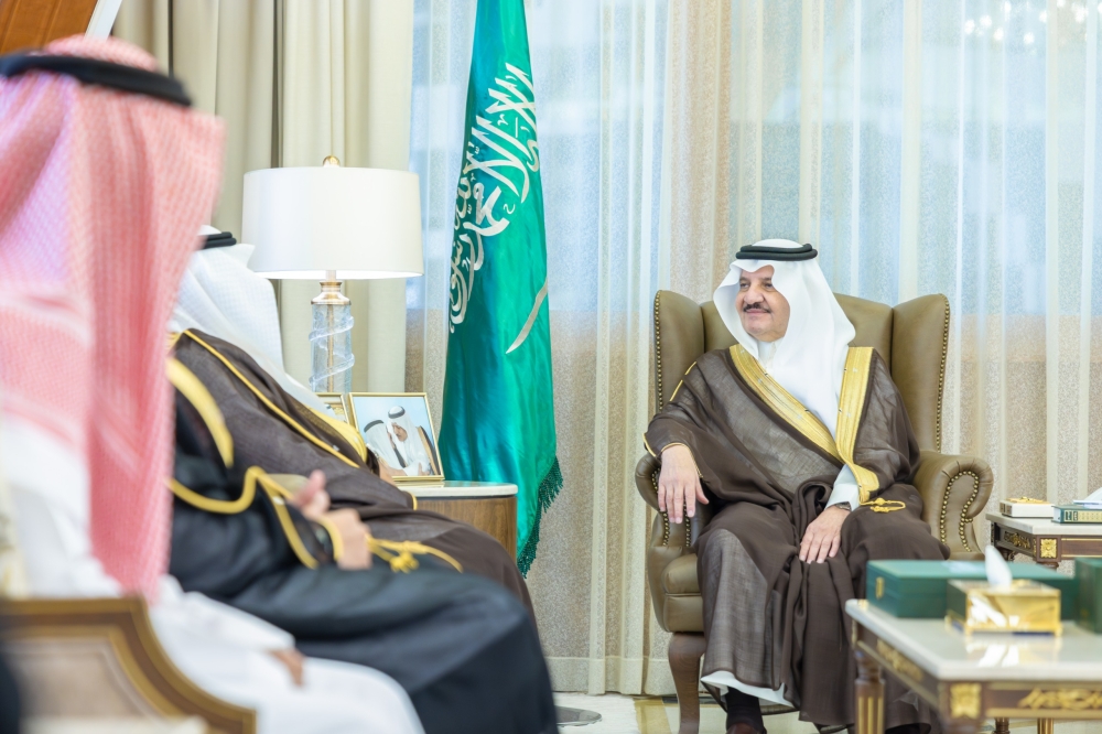 أمير الشرقية يستقبل الرئيس التنفيذي لجمعية بناء ويطّلع على مشروع “تاكسي أيتام المملكة" 