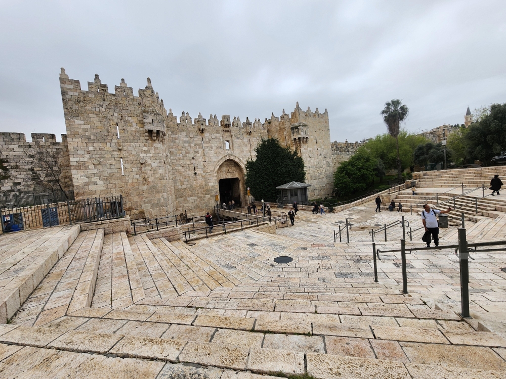 محافظة القدس تستنكر محاولات الاحتلال طمس هوية المدينة - وفا