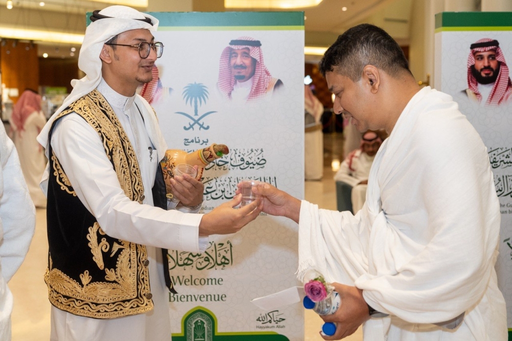  وزارة الشؤون الإسلامية تستقبل أولى طلائع ضيوف برنامج خادم الحرمين الشريفين - واس