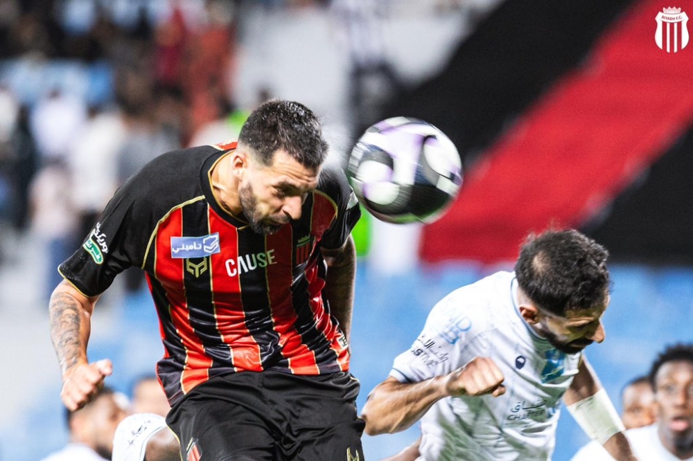 الرياض يضمن رسميا البقاء في دوري روشن بالفوز أمام الأخدود بهدف