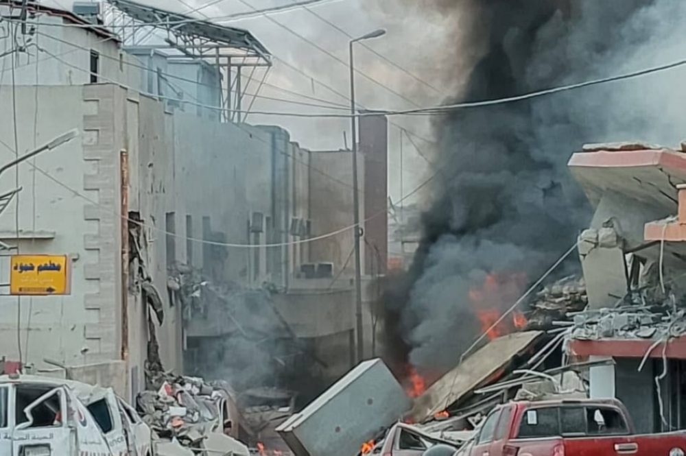 تضرر مستشفى جديد.. استمرار استهداف الاحتلال القطاع الصحي في جنوب لبنان 