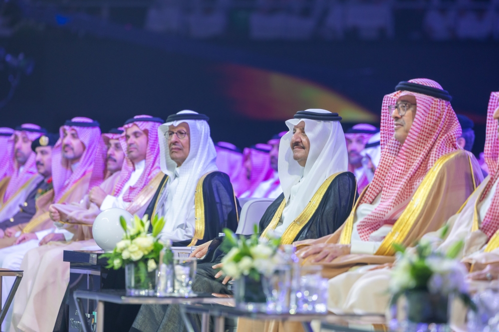أمير الشرقية يرعى حفل تخريج الدفعة 13 من طلاب وطالبات معهد الطاقة