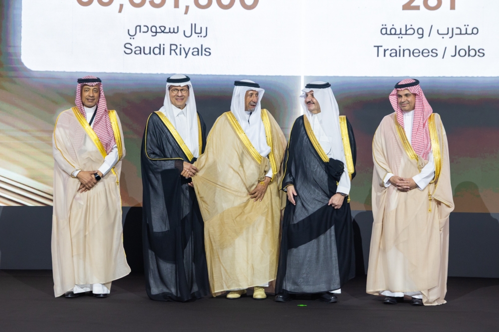  أمير المنطقة الشرقية يرعى حفل تخريج طلاب وطالبات معهد الطاقة - اليوم 