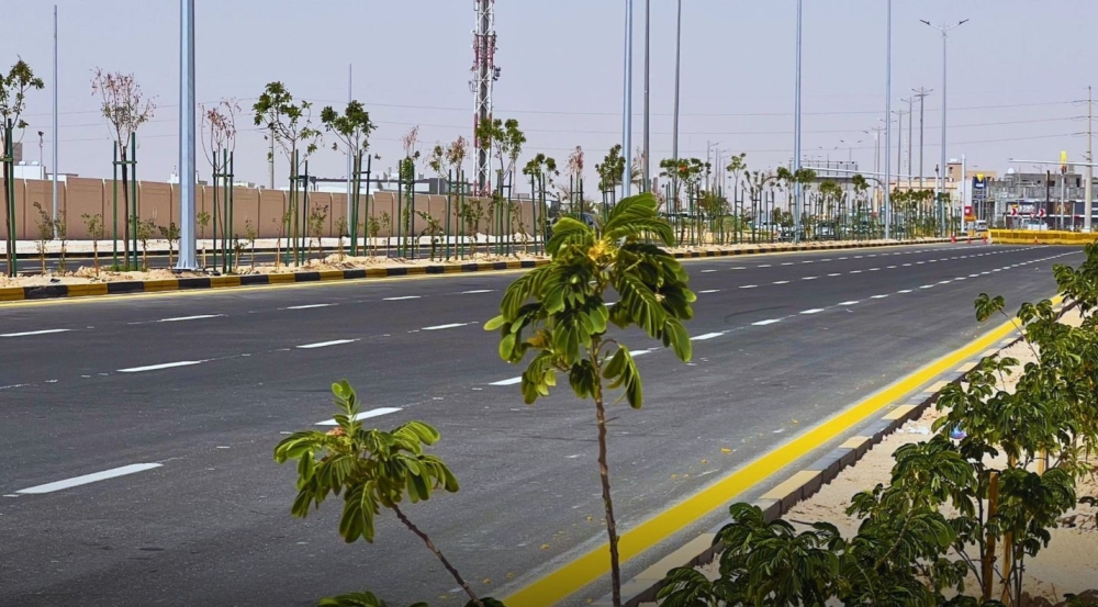 إعادة سفلتة وتأهيل ”الضلع الشمالي“ لطريق الملك عبدالله في الأحساء 