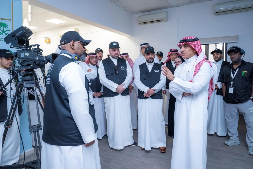 وزير الإعلام يزور جريدة أم القرى ومقار منظومة الإعلام بالمشاعر المقدسة - واس