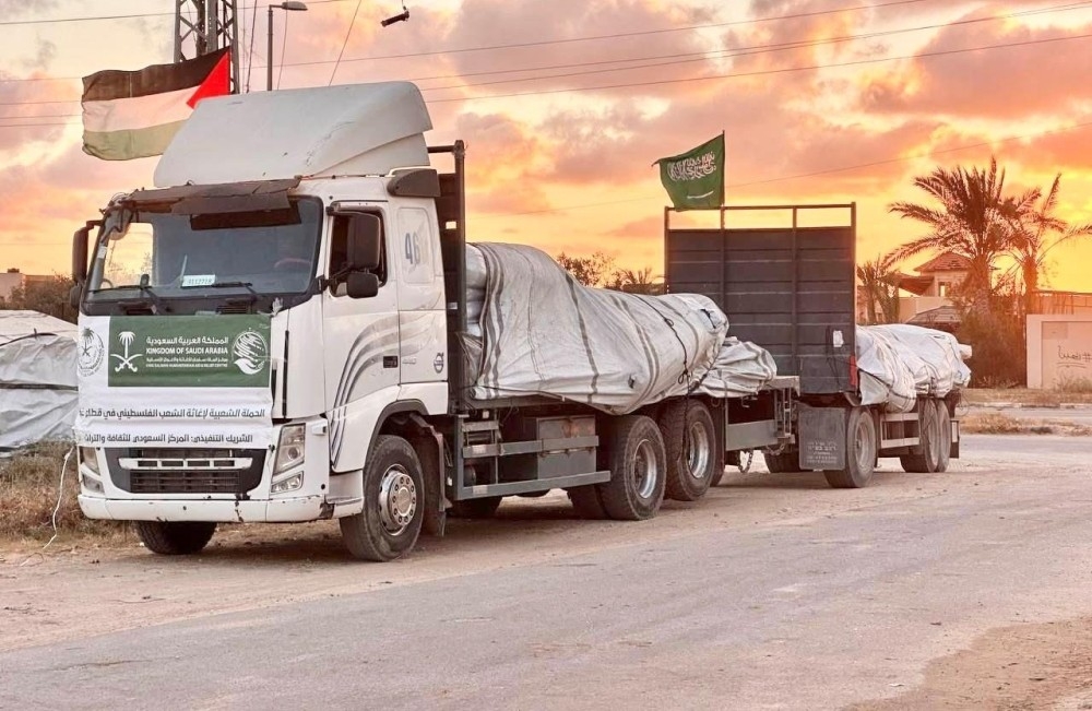سلال غذائية وخيام إيوائية.. وصول قافلة مساعدات سعودية جديدة إلى غزة