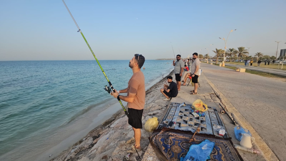 كورنيش رأس تنورة يجمع العائلات والمقيمين في العيد - اليوم 