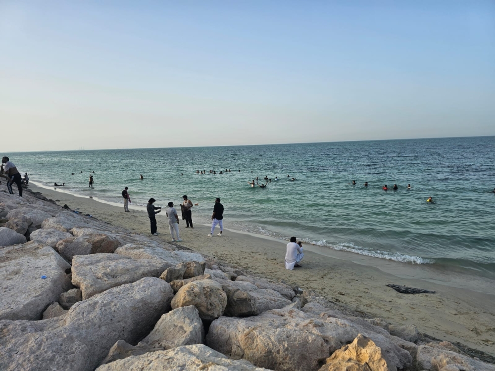 كورنيش رأس تنورة يجمع العائلات والمقيمين في العيد - اليوم
