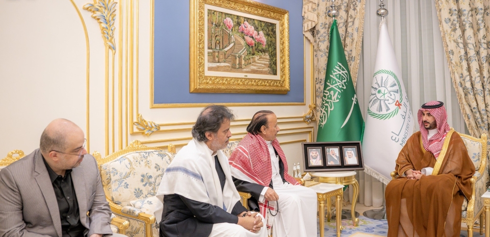 وزير الدفاع ينقل تعازي القيادة في وفاة الرئيس اليمني السابق عبدربه منصور هادي