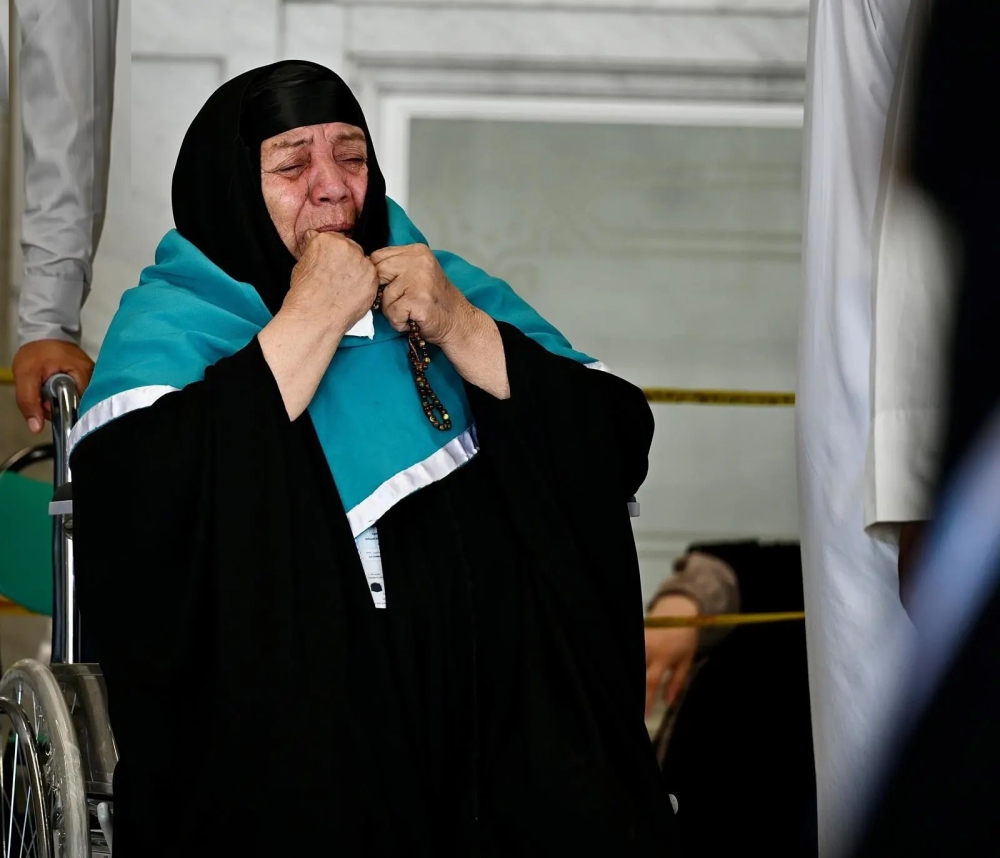 ضيوف الرحمن يودعون أيام الحج بالدموع والدعاء - واس
