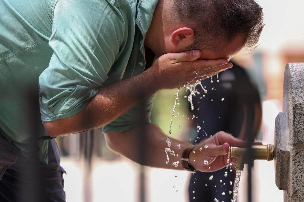موجة حر مبكرة غير مسبوقة في فرنسا نتيجة 