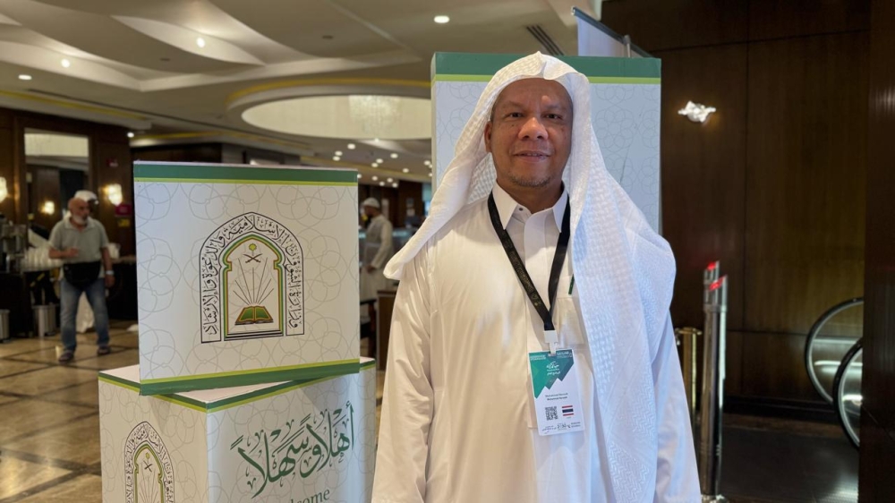 يخدم الإسلام والمسلمين.. نائب رئيس جمعية السلام الخيرية في بانكوك يشيد ببرنامج ضيوف خادم الحرمين