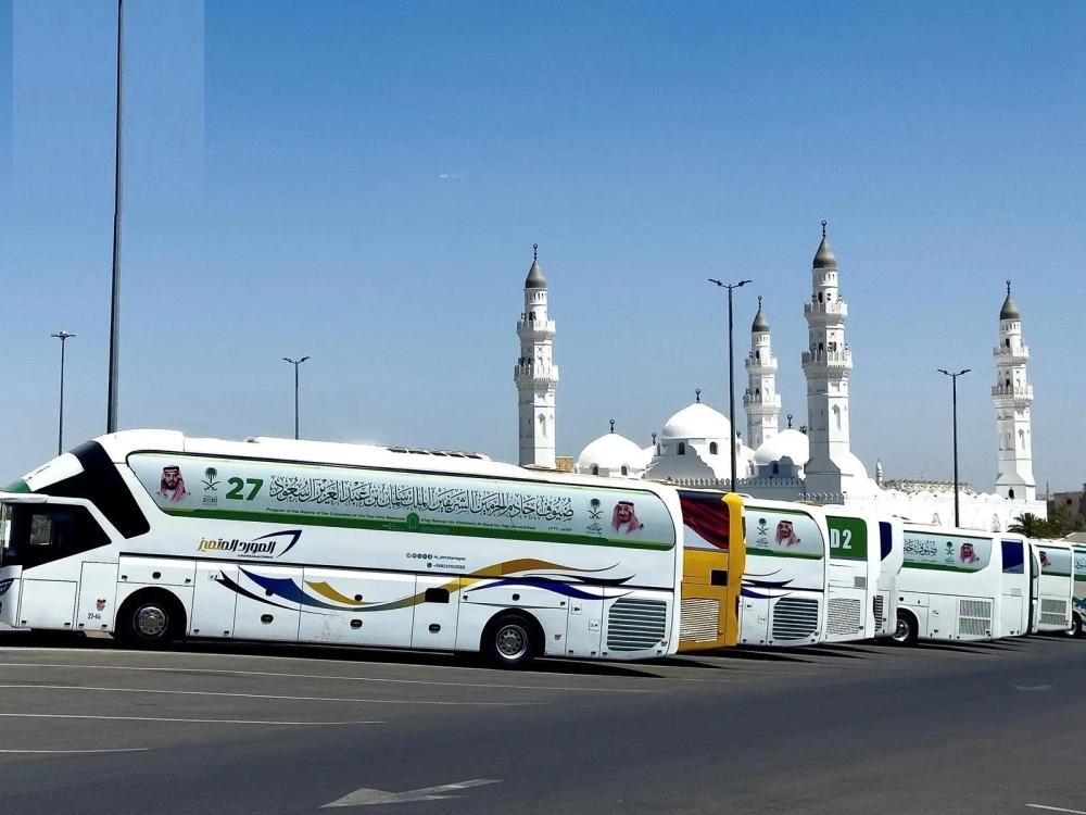 المدينة المنورة.. ضيوف برنامج خادم الحرمين يزورون مسجد قباء