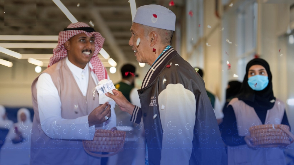 أشادوا بكرم الضيافة.. بدء أولى رحلات مغادرة ضيوف برنامج خادم الحرمين