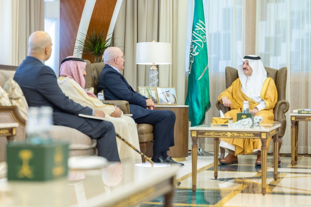 أمير الشرقية يستقبل سفير هولندا لدى المملكة