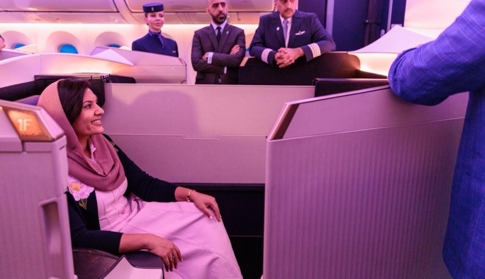 اطّلعت على مرافق الشركة.. سفيرة المملكة لدى أمريكا تزور منشآت 