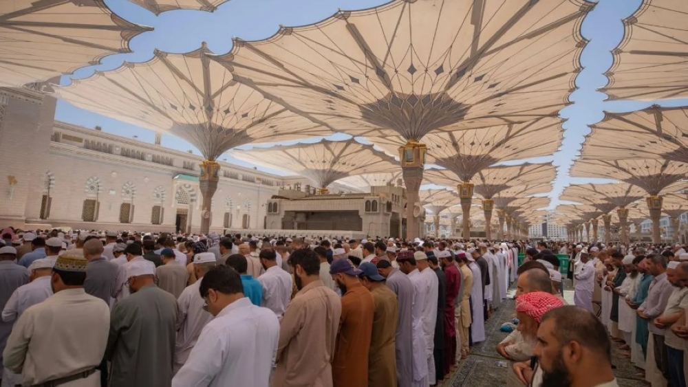 مشاهد روحانية وتنظيم محكم بالمسجد النبوي في أول جمعة بعد مناسك الحج - واس 