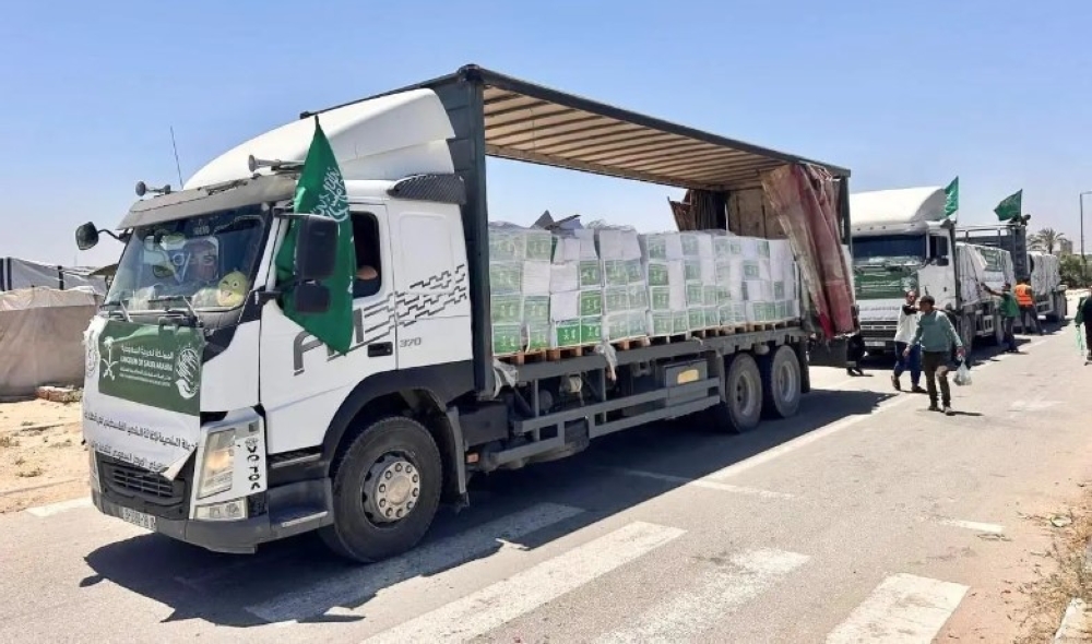 صور.. المملكة تواصل دعم غزة بقافلة جديدة محمّلة بالسلال الغذائية