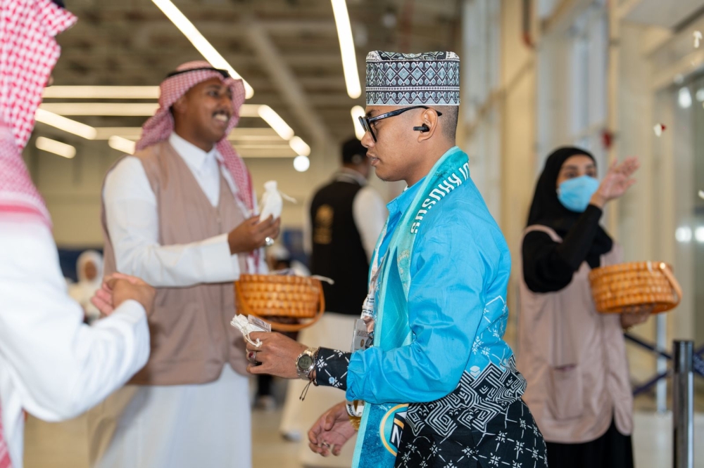 مطار الملك عبدالعزيز يودع 62% من الحجاج بـ 10 آلاف موظف و27 جهة تشغيلية