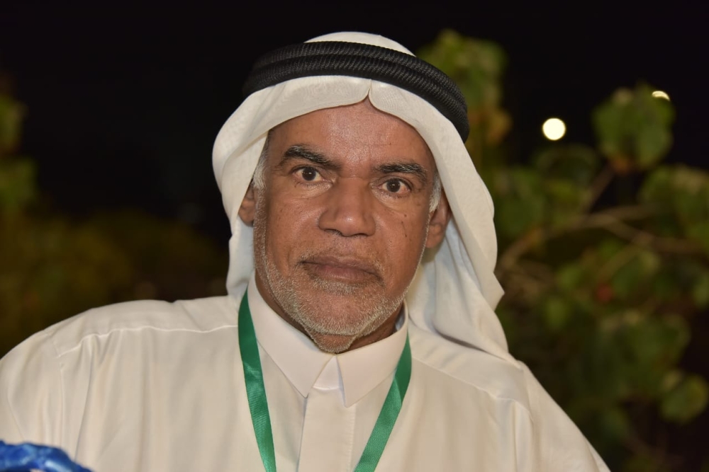 حرفي يحول المخلفات البلاستيكية إلى خوصيات تراثية صديقة للبيئ