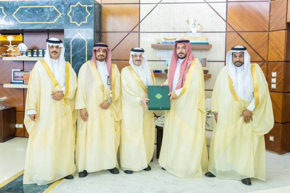 أمير الشرقية يستقبل مدير عام فرع المركز الوطني للرقابة على ا