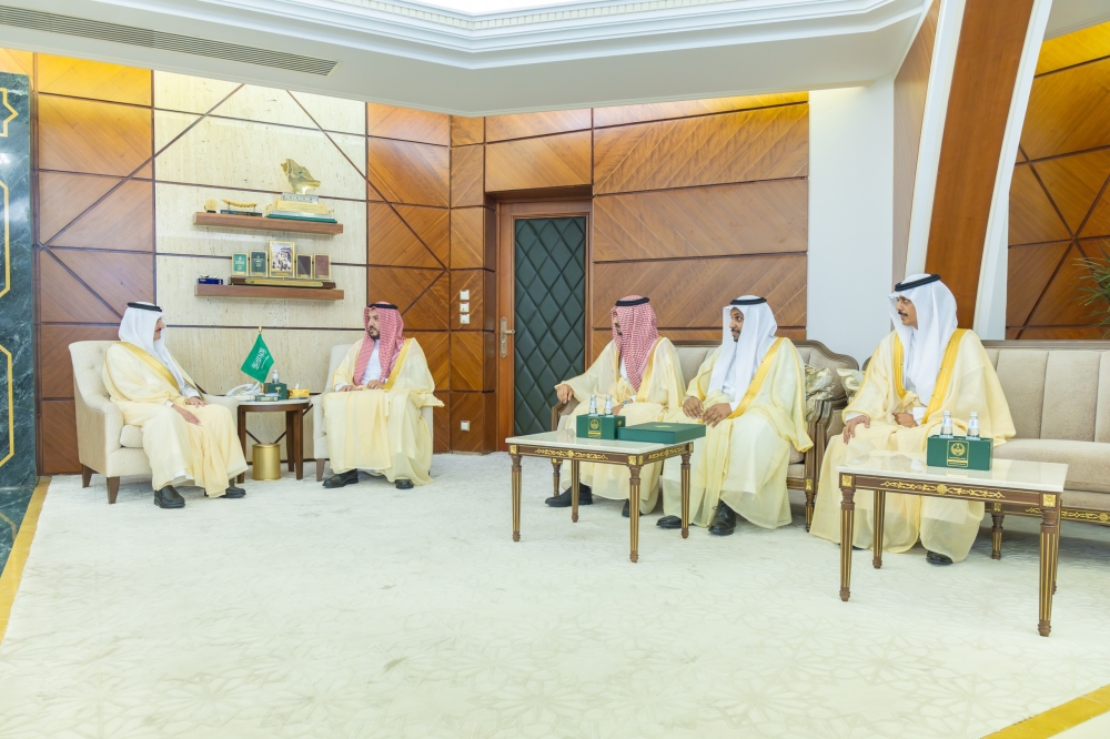 أمير الشرقية يستقبل مدير عام فرع المركز الوطني للرقابة على الالتزام البيئي بالمنطقة 
