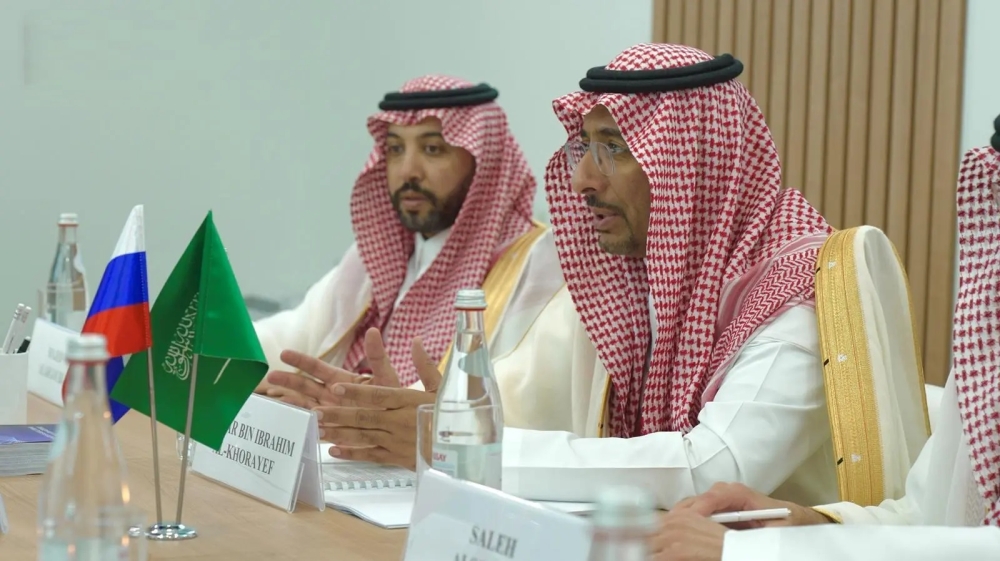 بعد نشاط مكثف.. الخريّف يختتم مشاركته في منتدى سانت بطرسبورج الدولي