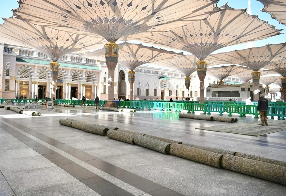 180 ألف عملية غسيل سنويًا للسجاد في المسجد النبوي - واس