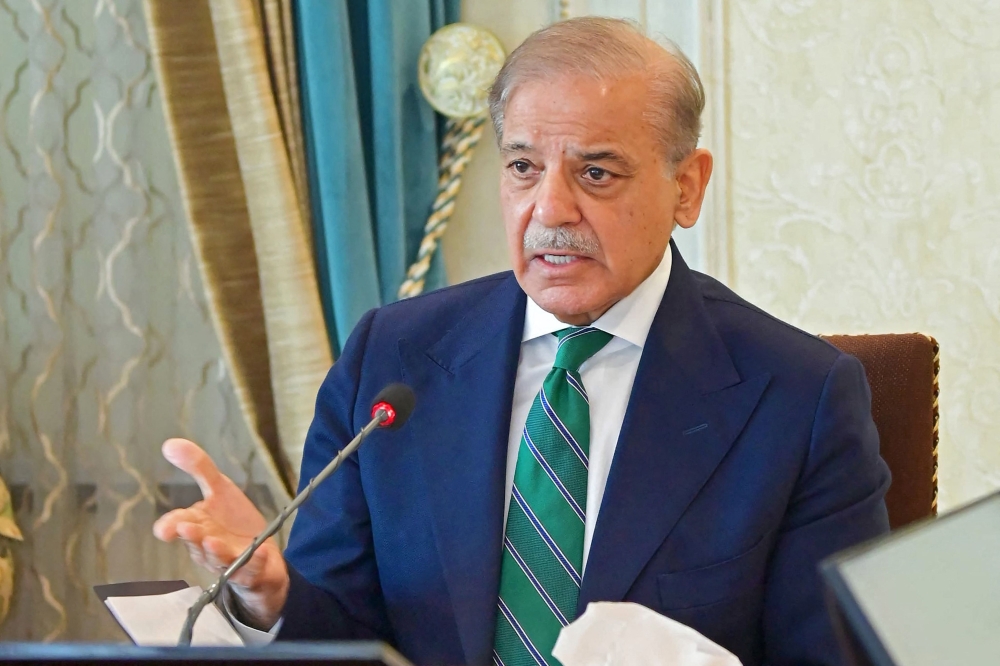 رئيس وزراء باكستان: نقترب من إنهاء الخلاف بين أمري