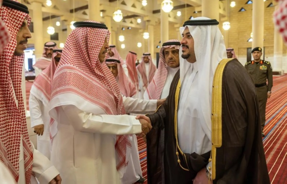 نائب أمير الرياض يؤدي صلاة الميت على الأميرة سارة بنت عبدالمحسن بن إبراهيم بن مشاري آل سعود - واس 