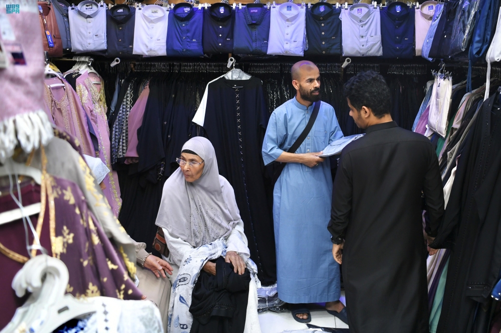ضيوف الرحمن ينعشون أسواق المدينة المنورة - واس 