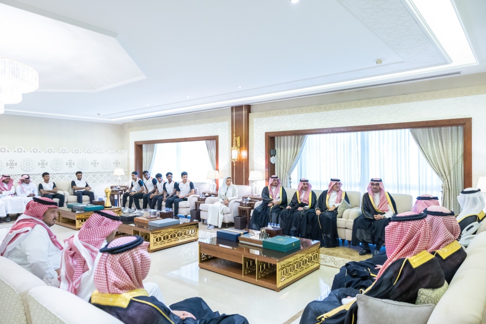 نائب أمير الشرقية يهنئ القادسية بتتويجه بطلاً للدوري الممتاز