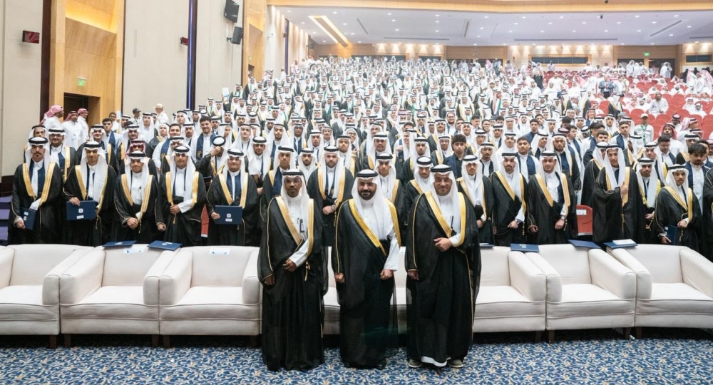 برعاية محافظ الأحساء.. وكيل المحافظة يكرّم 537 من الطلبة الم