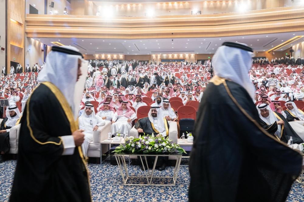 برعاية محافظ الأحساء.. وكيل المحافظة يكرّم 537 من الطلبة المتميزين - اليوم