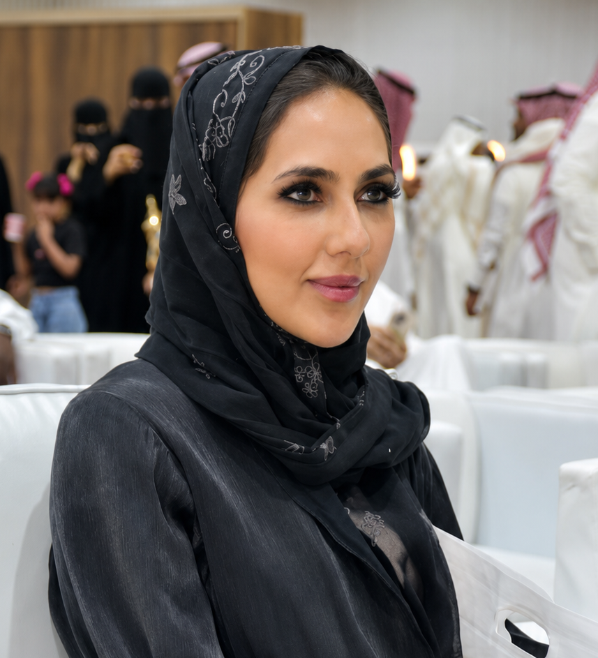 عبر عالم الطيران.. طالبات بجامعة أم القرى يستعرضن أعمالهن ال