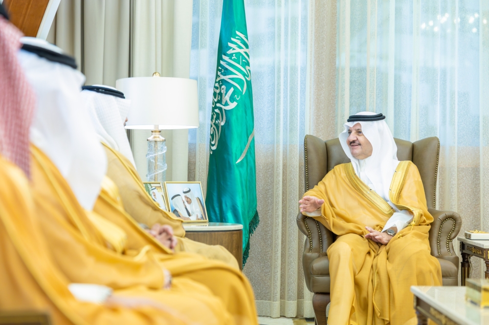 أمير الشرقية يستقبل مدير عام معهد الإدارة العامة