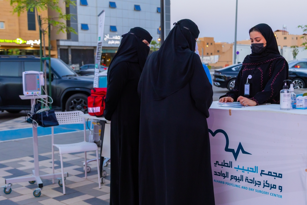 150 زائراً يشاركون فعاليات «دمي» في اليوم العالمي للتبرع بالدم

