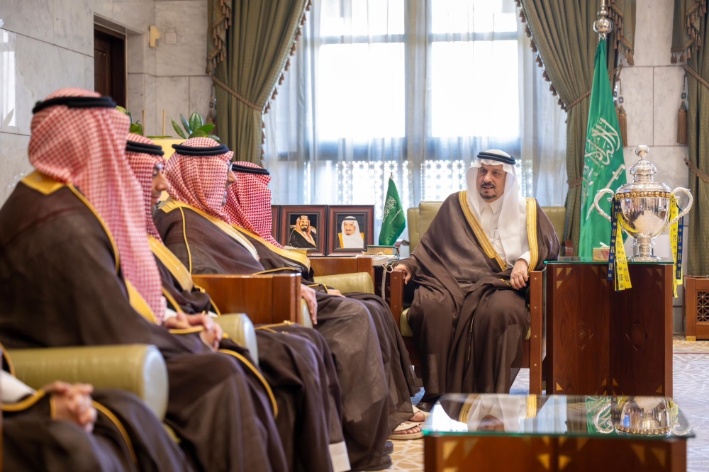 أمير منطقة الرياض يستقبل رئيس مجلس إدارة شركة نادي النصر