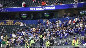مونديال 2026: مشجعو اليابان ينظفون المدرجات "هذه ثقافتنا"