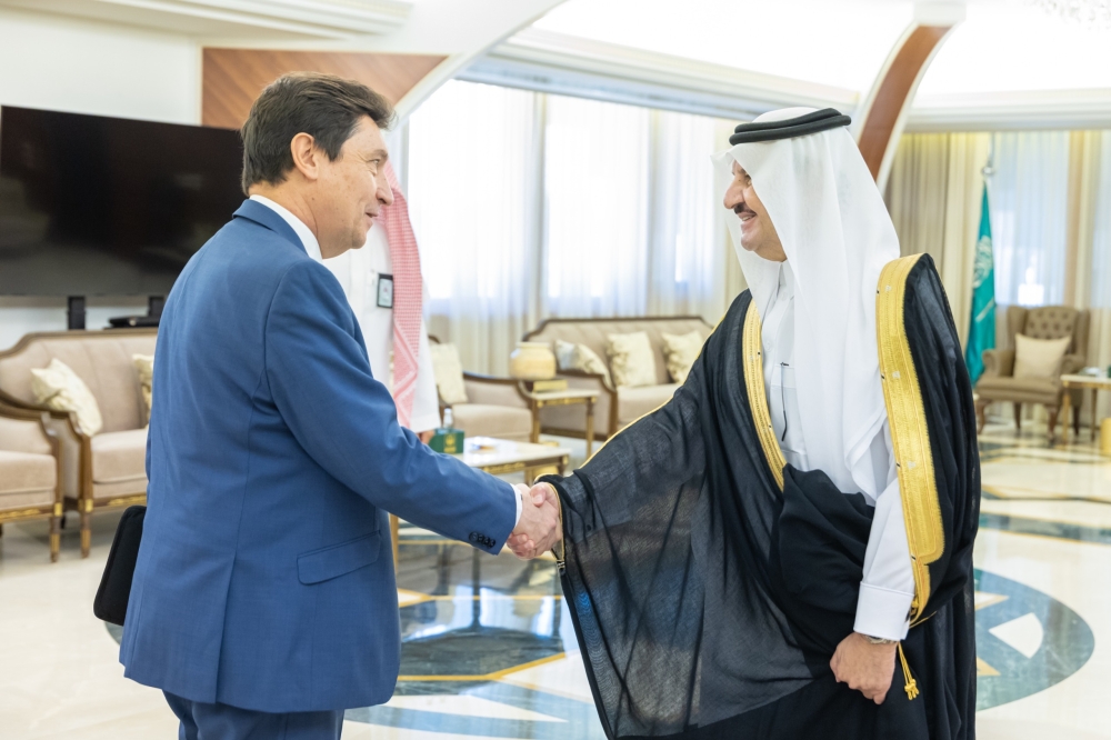 أمير الشرقية يستقبل وفد مجلس الشيوخ الفرنسي.. ويستعرض التطور التنموي بالمنطقة 