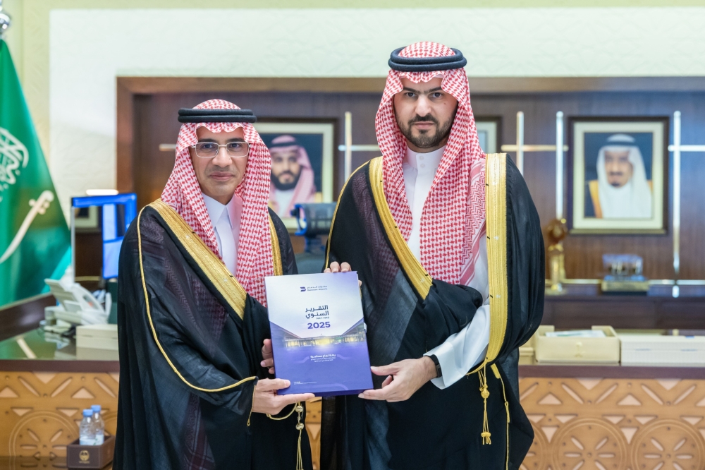 نائب أمير الشرقية يطّلع على أبرز إنجازات مطارات الدمام