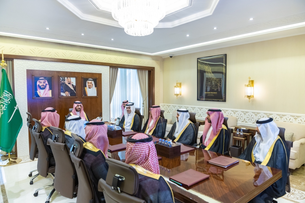 نائب أمير الشرقية يطّلع على أبرز إنجازات مطارات الدمام