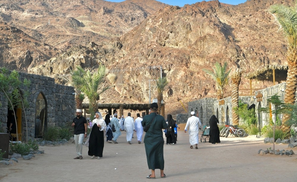جبل أحد.. تاريخ يُروى وتجربة تُعاش في قلب المدينة المنورة - واس 