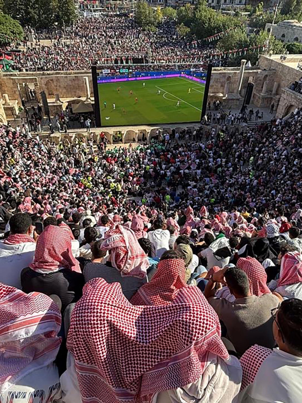  مونديال 2026: آلاف المشجعين الأردنيين ملأوا المدرج الروماني لمتابعة "النشامى"