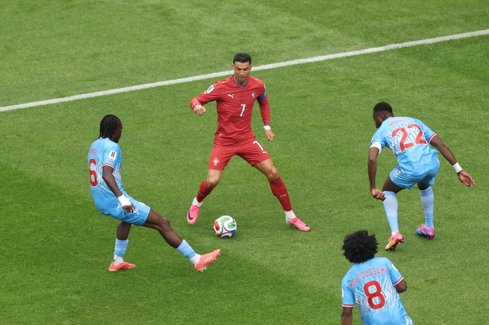 واين روني يكشف سر تمركز رونالدو في التسلل أمام الكونغو بكأس العالم