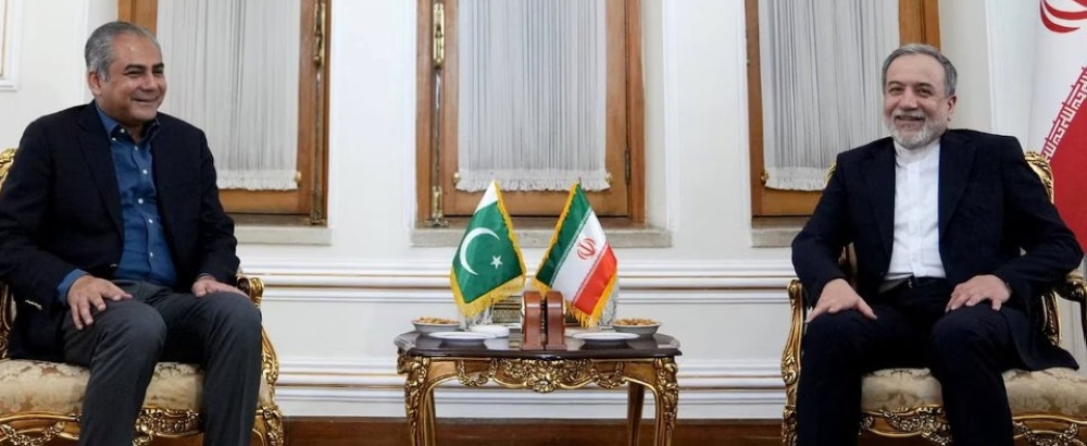 وزير الداخلية الباكستاني في طهران بعد تأجيل المحادثات الأمريكية الإيرانية 