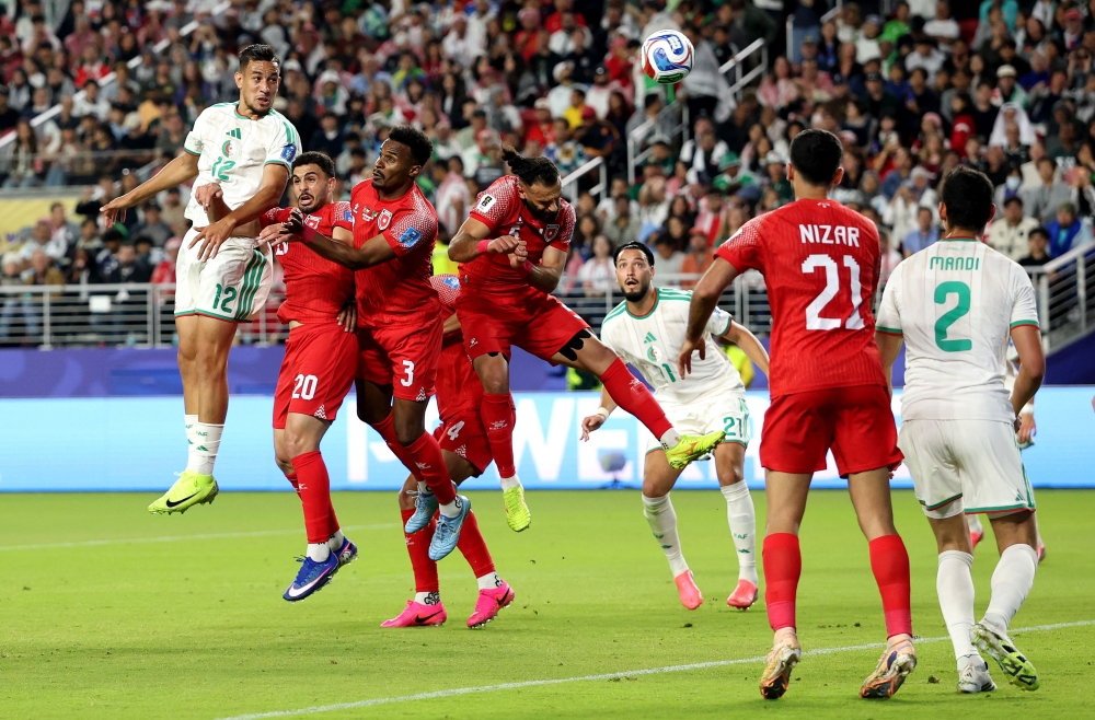 بن بوعلي يوقع على هدفه الدولي الثاني والأول له في كأس العالم مع منتخب الجزائر