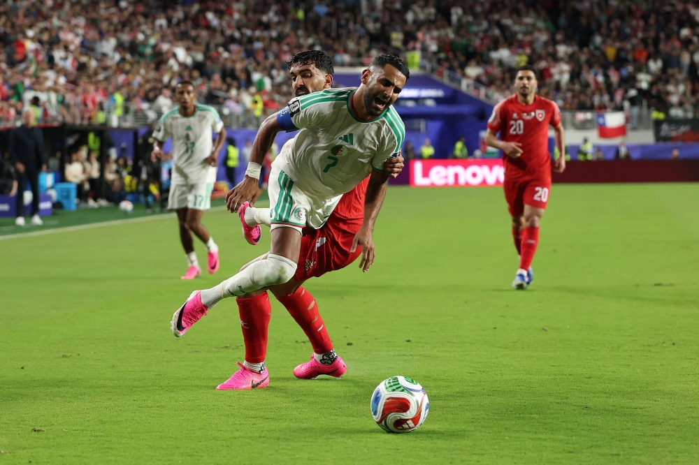 نجم الأهلي محرز يقود منتخب بلاده للانتصار على الأردن.. تقييم شامل لمحارب الصحراء في المباراة