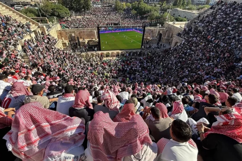 وفاة مشجع واصابة 8 إثر تدافع في محيط المدرج الروماني وسط عمّان