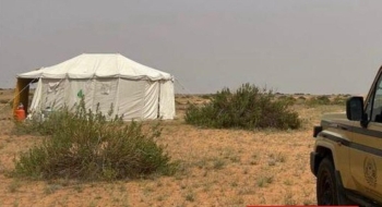 ضبط مواطن بمخالفة التخييم في محمية الإمام فيصل بن تركي الملكية - إكس الأمن البيئي 